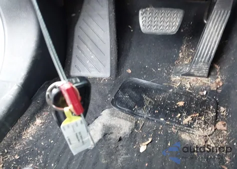 2021 Toyota Rav4 Xle z USA, uszkodzony, nr VIN 2T3P1RFV6MW141370